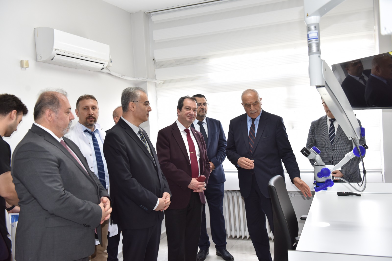 DİCLE ÜNİVERSİTESİ'NDEN MIKROCERRAHİ ALT YAPISINA DEV YATIRIM