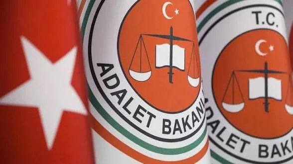 309645