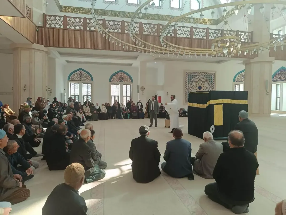 Kars’ta Umre yolcularına bilgilendirme semineri düzenlendi