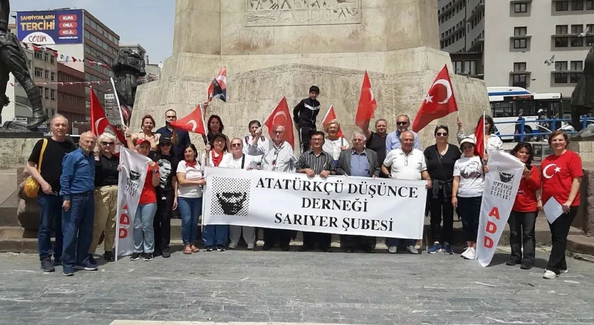 Atatürkçü Düşünce Derneği İstanbul Sarıyer Şubesi Ankara Ulus’ta Basın Açıklaması Gerçekleştirdi