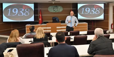 Bornova'da üreticilere güvenli zirai ilaç eğitimi